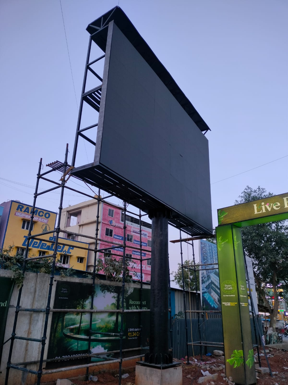 Hoarding Display Structure