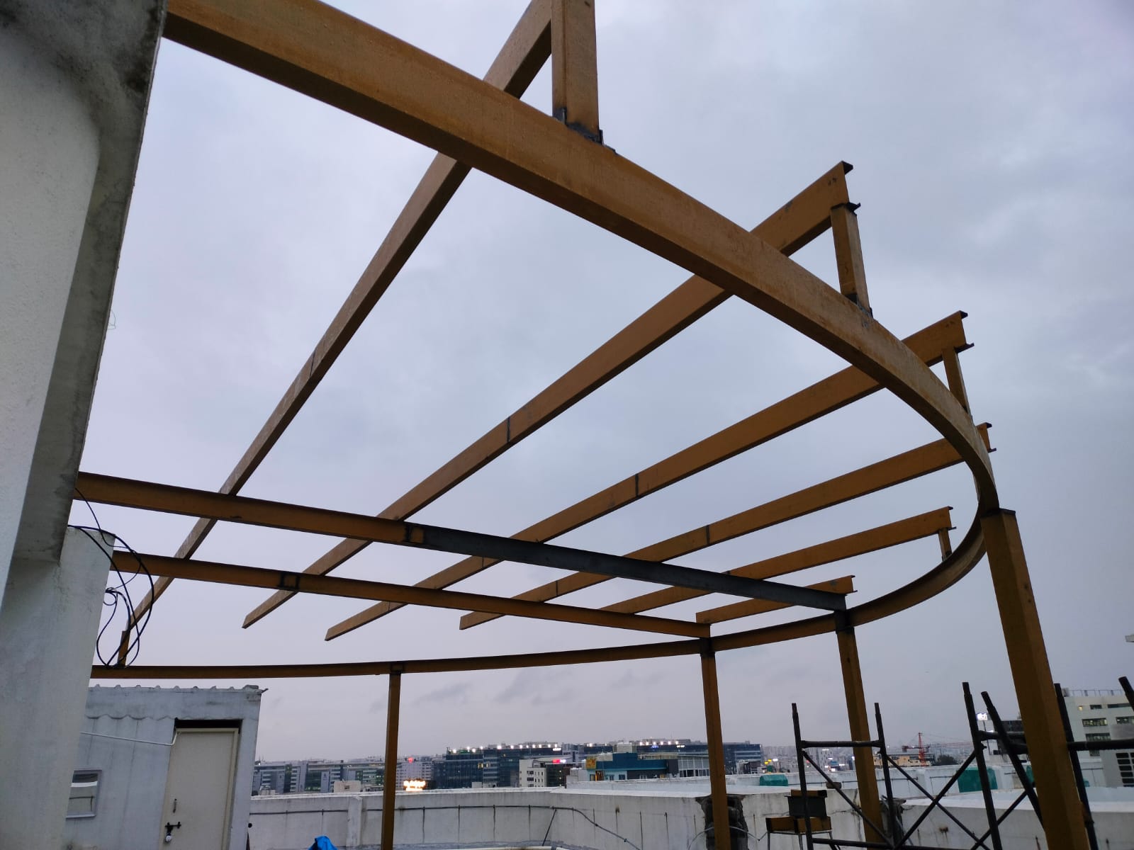 Curved Terrace Pergola